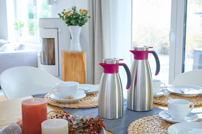 Tefal Carafe Thermos 1L Soft Grip Raspberry Vacuum Flask K3042114 2 Tefal Carafe Thermos 1L Soft Grip Raspberry Vacuum Flask K3042114