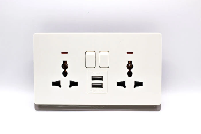 Tronic Universal Twin Socket With Usb 2 Tronic Universal Twin Socket With Usb